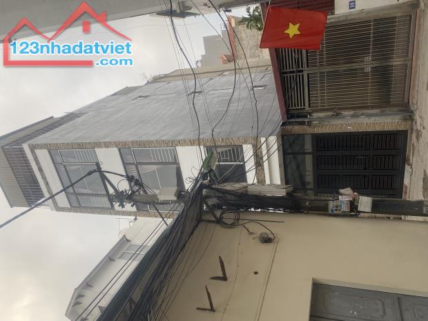 ĐẸP DÂN XÂY-BÁN NHÀ -NGỌC THUỴ-Ô TÔ VÀO NHÀ -32m2,5Tầng,7.3 Tỷ