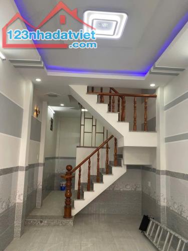 Nhà 1 trệt 2 lầu diện tích đẹp 3,2mx10m hẻm 3m lê văn khương q12 - 2