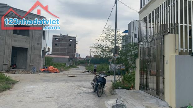 BÁN ĐẤT DỊCH VỤ SONG PHƯƠNG HOÀI ĐỨC – 61.2M² – GIÁ ĐẦU TƯ.