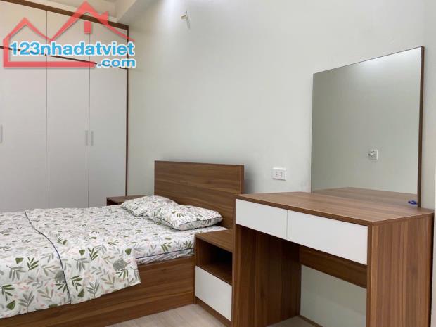 NHÀ ĐẸP_PHỐ VIỆT HƯNG-LONG BIÊN. DT: 35m².  5tầng.  Giá: 6,6tỷ - 4