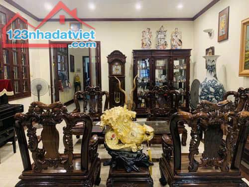 Bán nhà Thái Hà 245m2 – MT 7.5m – 5 Tầng – Đường Ô tô vào nhà – 69.6 tỷ .