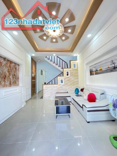 🔥🔥🏡 Bán nhà mặt tiền thạnh Xuân 21 quận 12 quá đẹp 👍👍  Diện tích 76m (4x19) giá 7.5tỷ - 2