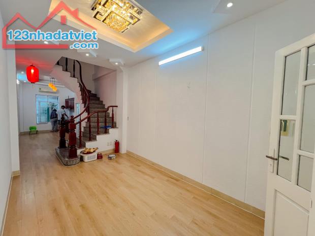 Nhà đẹp Ngõ Quỳnh Hai Bà Trưng 38mx4 tầng ngõ to rộng thoáng 7.3 tỷ còn thương lượng. - 1