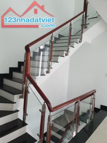 Chính chủ cần bán villa 385m2, 1 trệt, 2 lầu, KDC Khang Điền, P.Phước Long B, Q9, TPHCM - 5