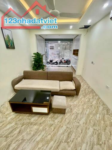 Bán nhà phố Tô Hiệu Hà Đông Diện Tích 40m2 5 T MT 3.2m Giá 9.5 tỷ Ngõ thông - 2