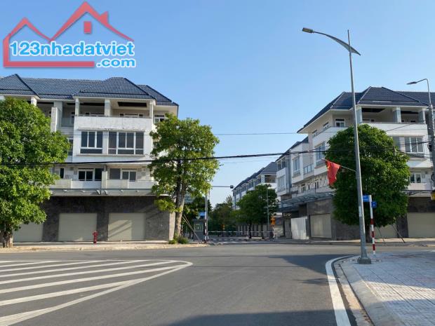 Bán căn shophouse mặt tiền khu biệt thự Văn Hoa Villas, đường Nguyễn Văn Hoa, 19 tỷ - 2