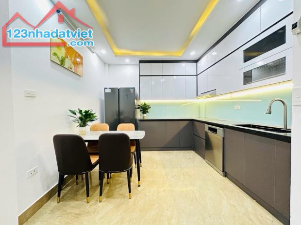 NGÕ NÔNG - GẦN PHỐ - VỊ TRÍ ĐẸP - CÁCH Ô TÔ ĐỖ 8M, Trương Định, 22m, 4 tầng, 3 phòng ngủ