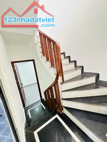 NGÕ NÔNG - GẦN PHỐ - VỊ TRÍ ĐẸP - CÁCH Ô TÔ ĐỖ 8M, Trương Định, 22m, 4 tầng, 3 phòng ngủ - 2