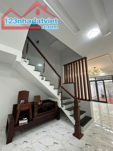 "BÁN NHÀ 3 TẦNG MỚI XÂY HẺM 6M ĐƯỜNG PHƯỚC LONG, NHA TRANG