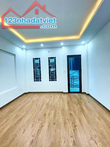 Kim Giang nhà đẹp 38m 5 t tặng full nội thất gần phố sẵn tiện ích về ở luôn giá 6.9 tỷ - 2