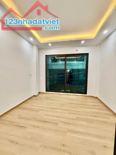 Bán nhà mới đẹp Bằng Liệt 5 tầng 36 m thiết kế hiện đại đẹp về ở luôn giá 6.9 tỷ - 3