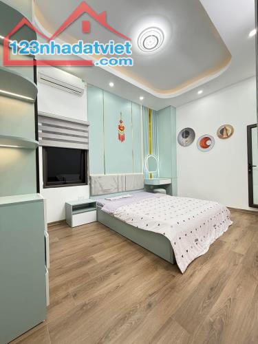 Bán nhà Tây Sơn --- 50m ra mặt phố --- FULL NỘI THẤT -- An sinh cực đỉnh -- phù hợp ở luôn