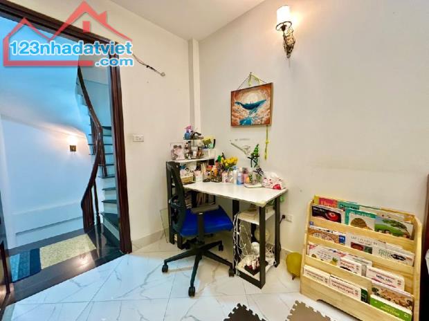 Mặt Ngõ Thông Kính Doanh - Không Quy Hoạch,phố Lương Khánh Thiện,dt: 33m, mt: 3,5m, 6 tầng - 4
