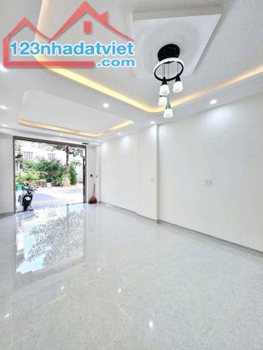 Bán nhà 1 trệt 3 lầu khi VIP D2D Thống Nhất, nhà mới tinh chỉ 7tỷ950 - 1