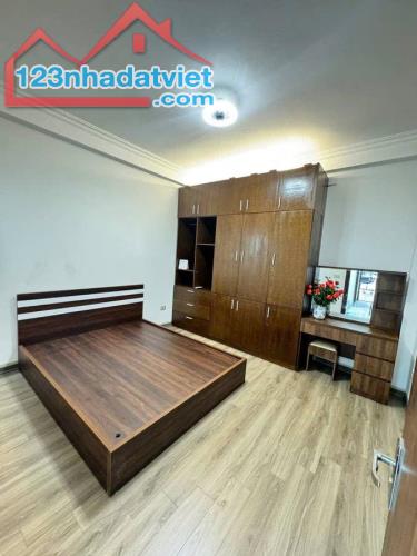 Bán Gấp Nhà Phố Nguyễn Văn Cừ 50m2 4 Tầng, Ô Tô Qua Nhà, Tiện Ích Bạt Ngàn. Nhỉnh 10 Tỷ - 4