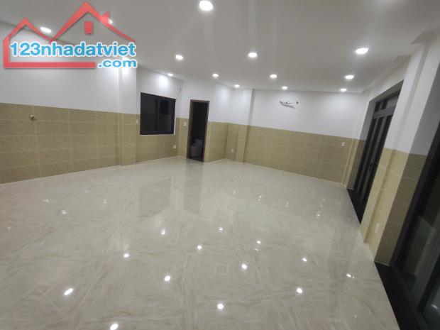 CHO THUÊ NHÀ 1 TRỆT 1 LẦU MỚI 100%, 70M2 ( DTSD1=140M2)- MẶT TIỀN ĐƯỜNG ĐỒNG ĐEN, P.11 - 2