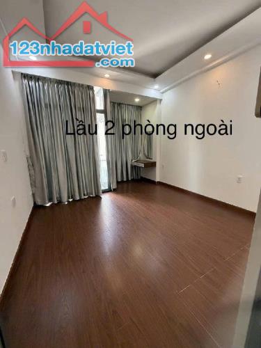 Phú Nhuận - Phường 4 - Hẻm Xe hơi - 4 tầng - giá chỉ 8.3 tỷ.