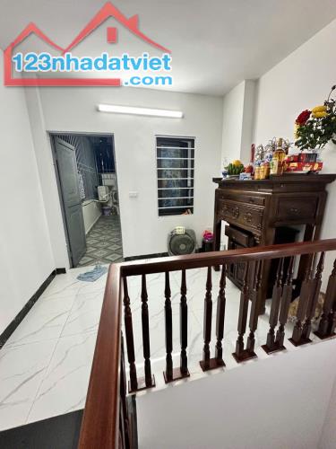 Bán nhà Hai Bà Trưng - Minh Khai - Ngõ nông sát oto - 30m2 x 5 Tầng, nhà đẹp ở ngay, SĐCC - 3