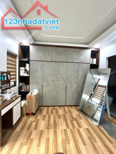 Bán Nhà Láng Hạ. Đống Đa. Ô Tô. Kinh Doanh. DT 31m2. MT 5.7m. 5 Tầng. Giá 11.6 Tỷ. - 2