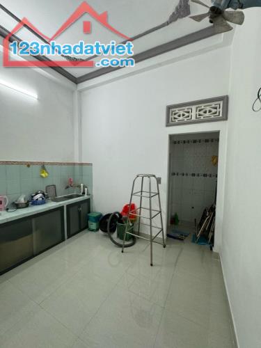 NHÀ B.ÁN PHAN HUY ÍCH - GẦN TRƯỜNG CHINH & ST EMART 2 - DT 36M² - 2 TẦNG LẦU CHỈ 3.X TỶ - 2