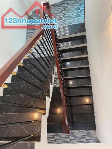 Nhà 40m2 x 3 tầng, ngay chợ Thượng Thanh - Long Biên, 4.6 tỷ - 1