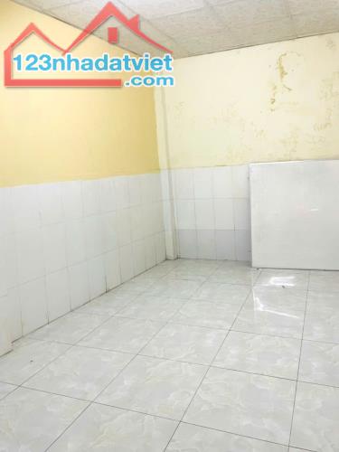 Bao Gía Trong khu Vực, Gấp bán Nhà Tam Bình, Thủ Đức, DT  45m2 ( 3.5 x 13 ) 2 t chỉ 2.6ty - 4