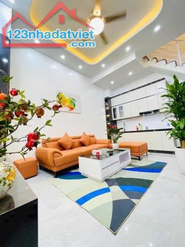 💥Chính Chủ💥 Bán Nhà Nguyễn Trãi, Gần Royal City, DT 24m2, 4 Tầng, Hơn 4 Tỷ. Miễn TG