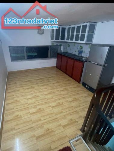 Cho thuê nhà ngõ 94 Tân Mai, 5 tầng, 22m2, 2 ngủ, 7.5 triệu/tháng - 1