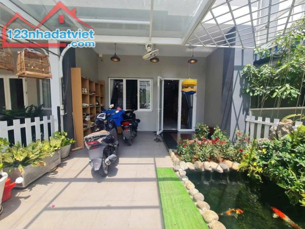 Cho thuê nhà KDC Khang Điền, DT 98m2, 4 Phòng ngủ, full nội thất, full tiện ích - 1