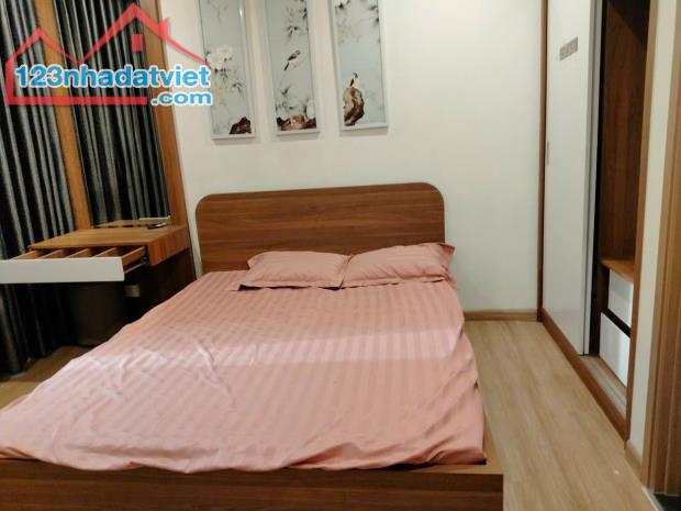 CHÍNH CHỦ Cho Thuê Gấp Căn 3 Phòng Ngủ Full Đồ  Tại VinhomeSmartcity, Phân khu S202 Tầng - 2