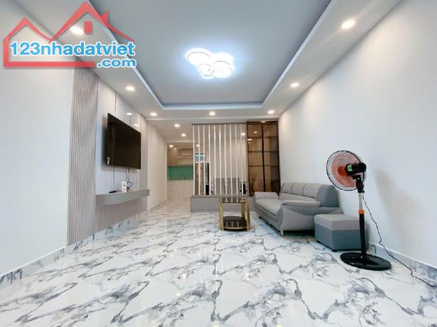 Phường 1 Tân Bình, Ngay CV Hoàng Văn Thụ 40m2, 3 Tầng, Nhà mới SHR. Nhỉnh 6 tỷ