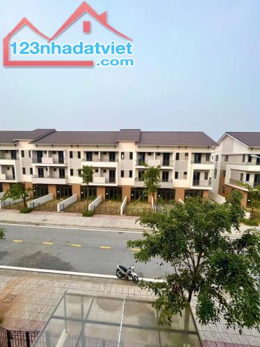 Cần bán căn shophouse 100m2 tại đại đô thị vsip từ dơn bắc ninh