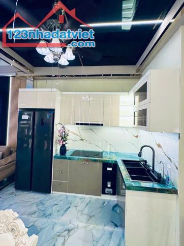 Siêu Phẩm Đẹp Lung Linh 3 Tầng , 40m2, 3PN Ni Sư Huỳnh Liên P10 Tân Bình. Nhỉnh 4 tỷ - 2