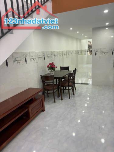 Nhà 100m2 – 3 Phòng Ngủ kiên cố - Miếu Bông – 2 tỷ 490 - 4