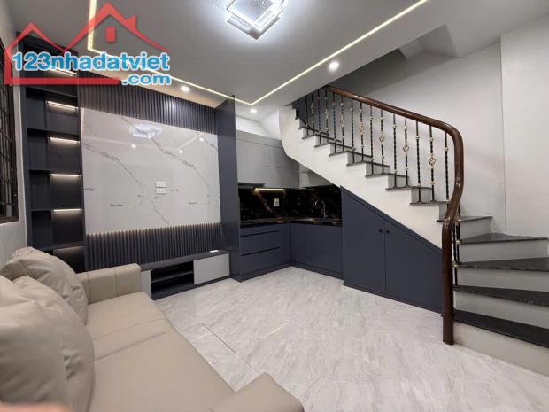 Nhà đẹp Tây Sơn 25m2 x 4 tầng, mt 4m2, 3 ngủ, ngõ rộng thênh thang, lô góc 3 mặt thoáng sá