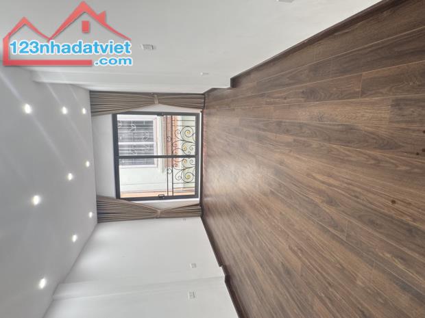 Ô Tô Đỗ Cửa - Lô Góc - Nội Thất Xịn - Kinh Doanh, phố Ng An Ninh,dt: 37m, mt: 3,6m, 5tầng - 2