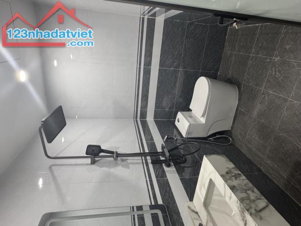 Ô Tô Đỗ Cửa - Lô Góc - Nội Thất Xịn - Kinh Doanh, phố Ng An Ninh,dt: 37m, mt: 3,6m, 5tầng - 4