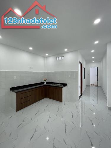 B.ÁN NHÀ QUANG TRUNG P11 GV - GIÁP BV & CA QUẬN - DT 77M² - 2 TẦNG LẦU CHỈ HƠN 6 TỶ : - 3