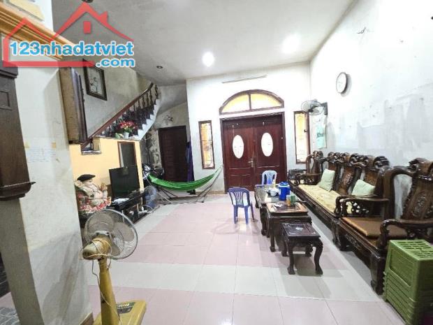 210 triệu/m2 - ô tô vào nhà - lô góc 2 mặt ngõ - nhà Hoàng Văn Thái ngõ thông tứ tung - 2
