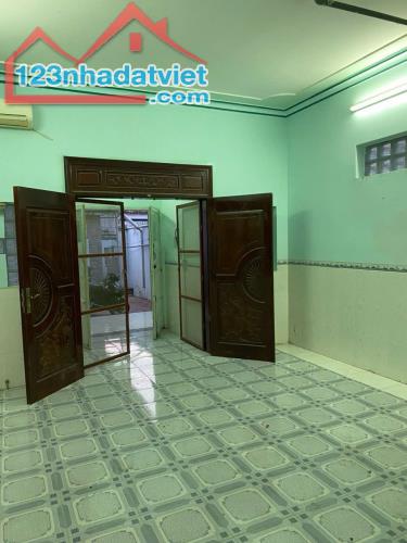 Nhà 3 tầng hẻm ô tô Đường Đệ Vĩnh Hòa Nha Trang dt 136m2 giá 5 tỷ 500 - 2