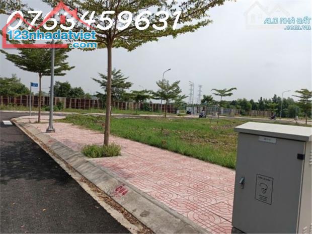 NTK-25.2-361
Đất trước mặt khu người ở Golden star ,Hoà Khánh Đông, Huyện Đức Hòa, Tỉnh - 2