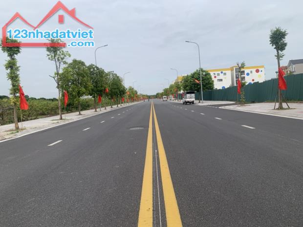 Bố vợ cần tiền bán gấp mảnh đất 2 mặt thoáng khu đấu giá mới Cự Khối giá tốt đầu tư