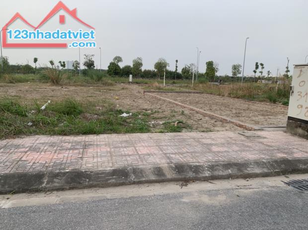 Bố vợ cần tiền bán gấp mảnh đất 2 mặt thoáng khu đấu giá mới Cự Khối giá tốt đầu tư - 4