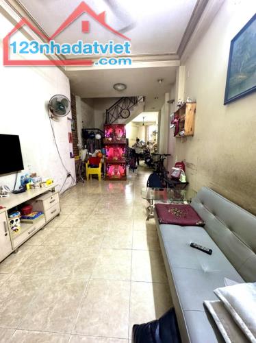 Gấp bán nhà Đinh Tiên Hoàng, Quận 1, giá 16.5 tỷ, 4 tầng, Mặt tiền kinh doanh. - 2