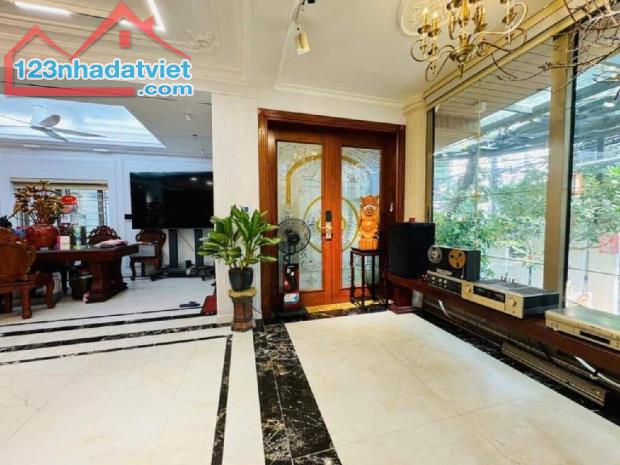 Biệt thự VIP Ba Đình - ô tô vào nhà - 120m - MT 5.5m - 38 tỷ - 1