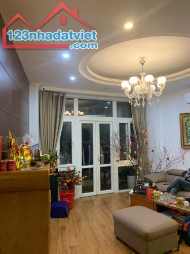 Chung cư Hòa Phát 275 Giải Phóng ( 46 Phố Vọng )-DT 109 m2-3 NGỦ-2 WC-1 BAN CÔNG.