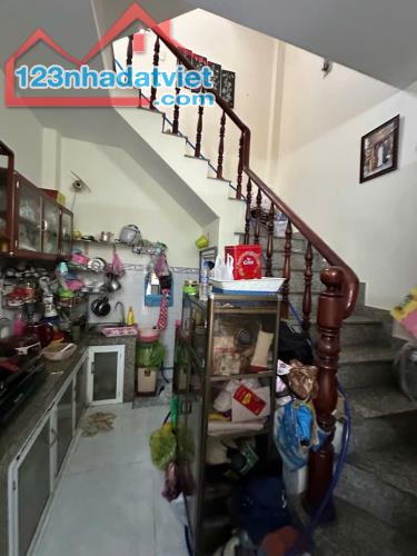 Bán nhà HXH 3 tầng Quận Bình Tân, kế Quận Tân Phú, DTSD 72m2 giá 3 tỷ xíu. - 1