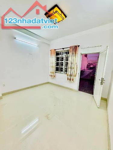 PHAN HUY ÍCH CỐNG LỞ - 4mX22m - 3 TẦNG - MẶT TIỀN HẺM XE TẢI THÔNG KINH DOANH - KHU VỰC SẦ - 5
