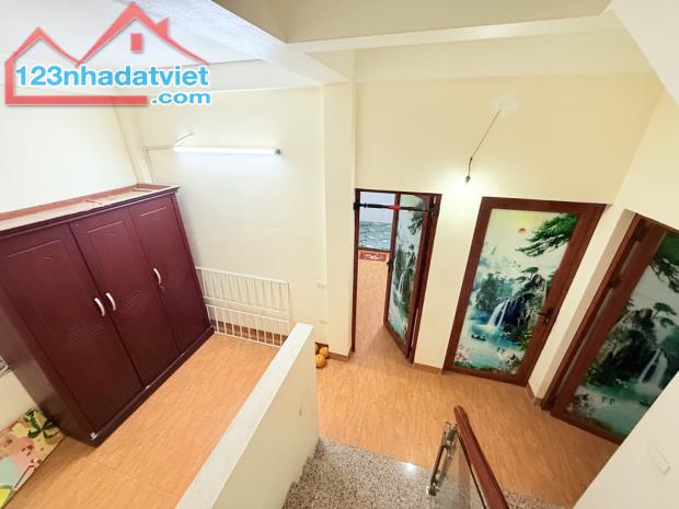 Bán nhà Bát Khối, lô góc, ngõ thông, ô tô tránh - DT 78m2, 4 tầng, 9.3m - Chào 14.3 tỷ. - 4