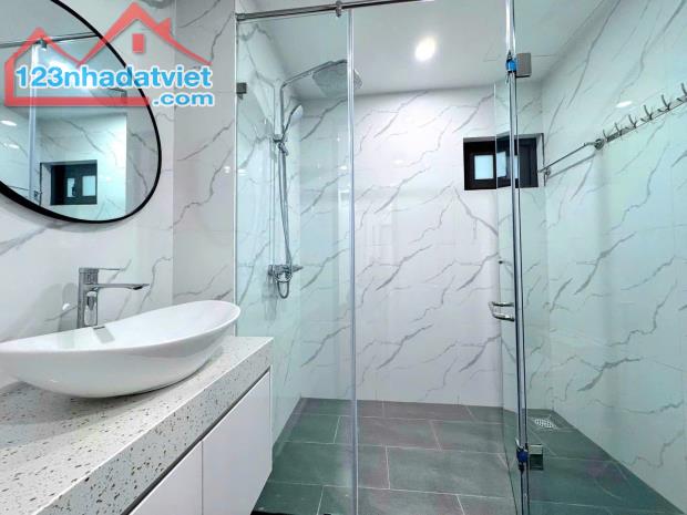 Chính chủ đi nước ngoài cần bán nhà gấp nhà 5 tầng thụy phương ,30m², MT 5.2m Giá nhỉnh tỷ - 2